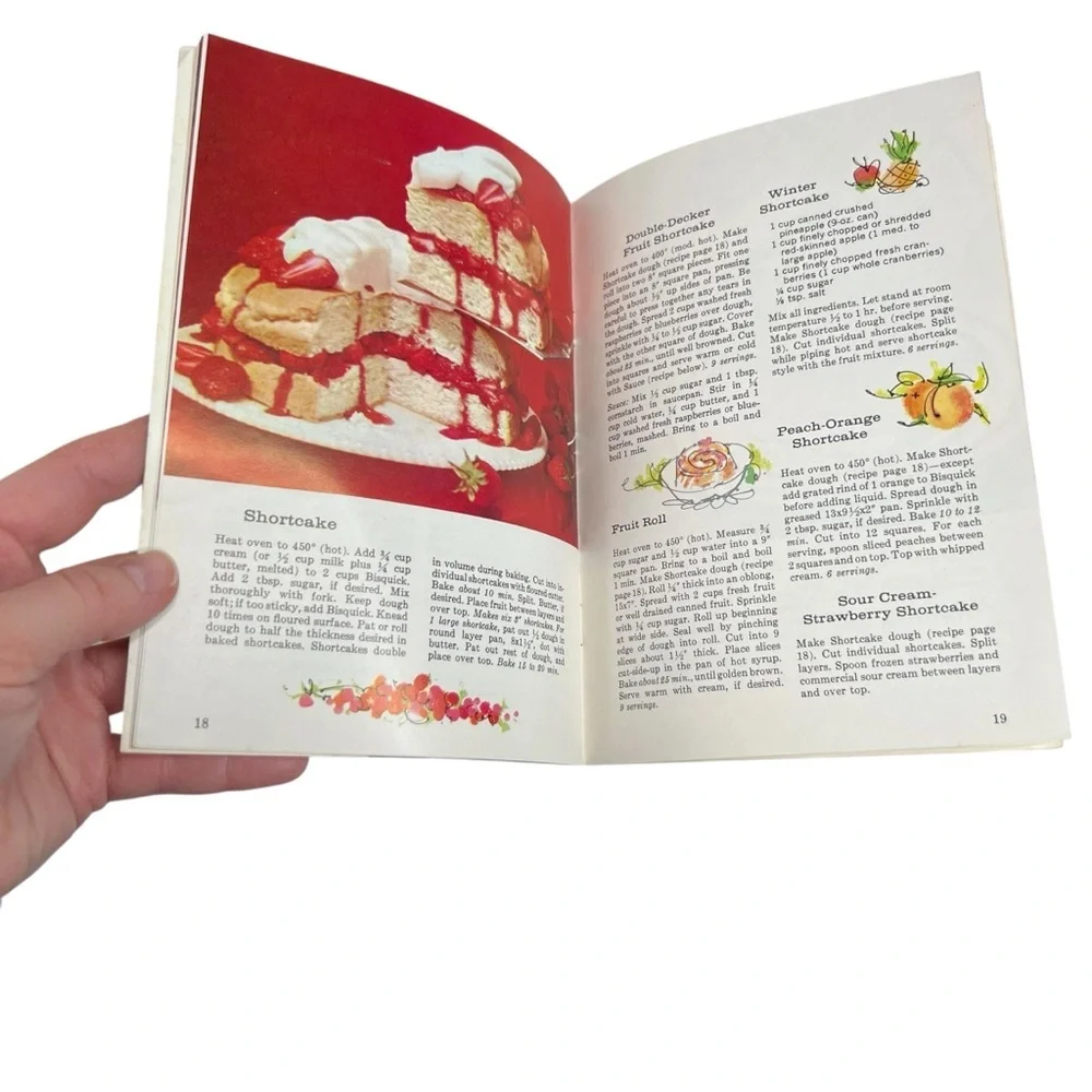 Lot Of 2 Betty Crocker Cook Book Pamphlets Bonus Recipes Cake Frosting Bisquick